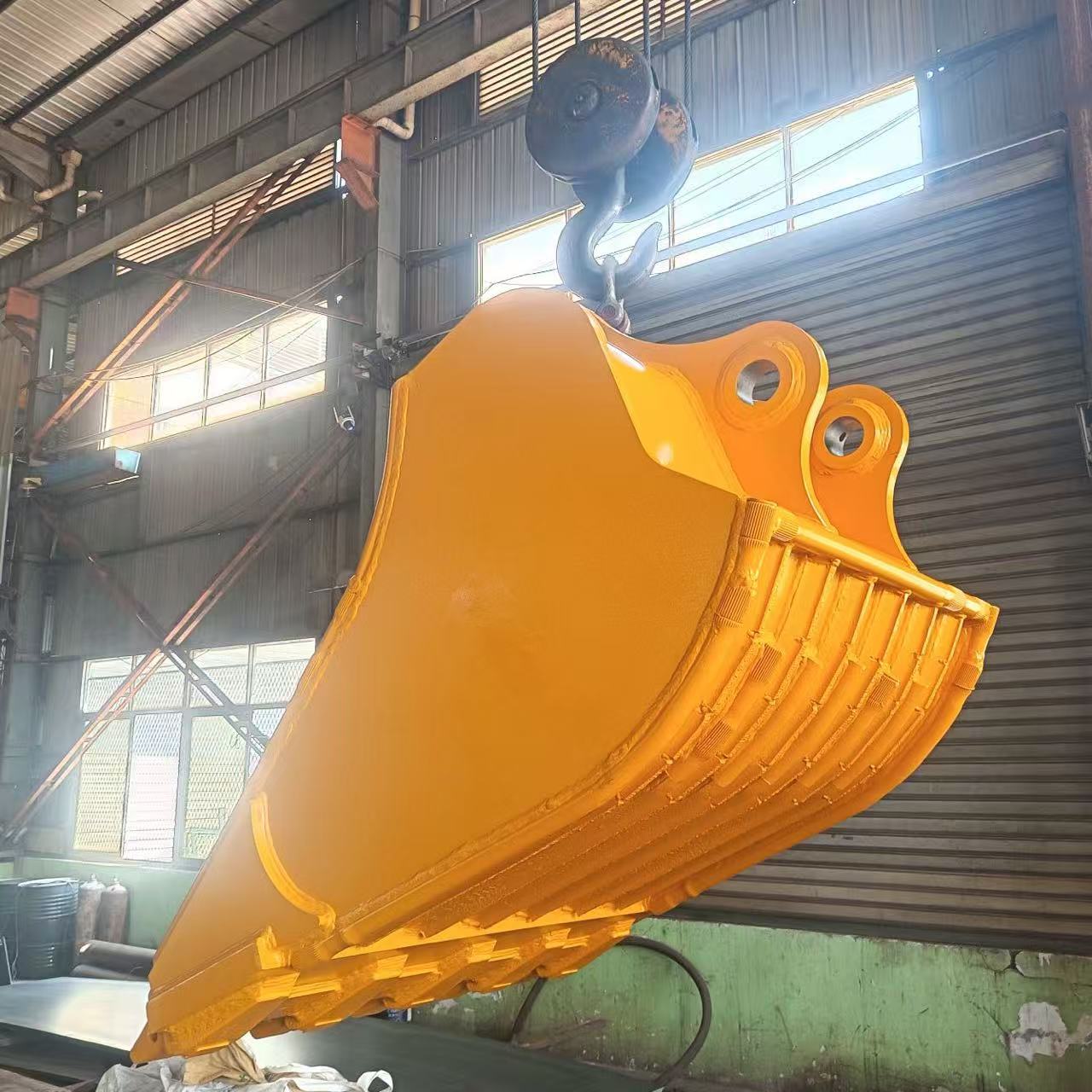 Heavy duty excavator bucket for PC360